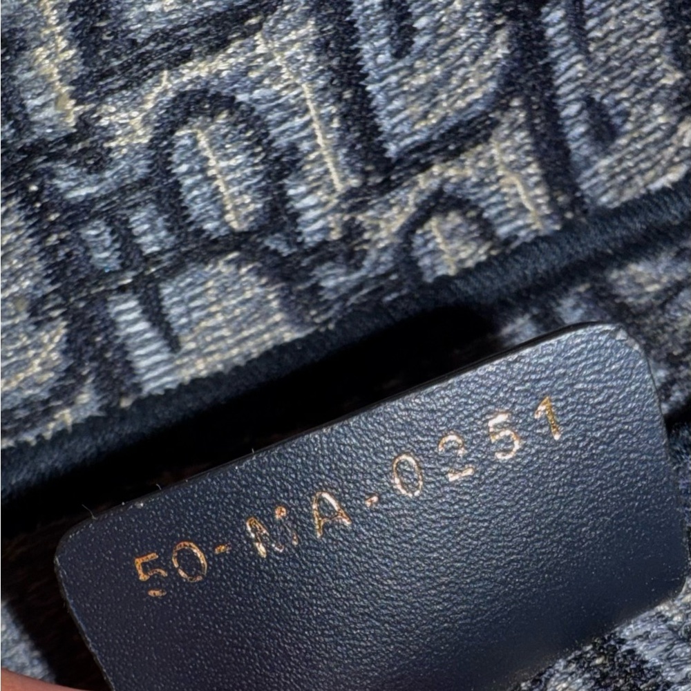 Dior Navy and Cream Saddle Shoulder Bag - Picture 5 of 12